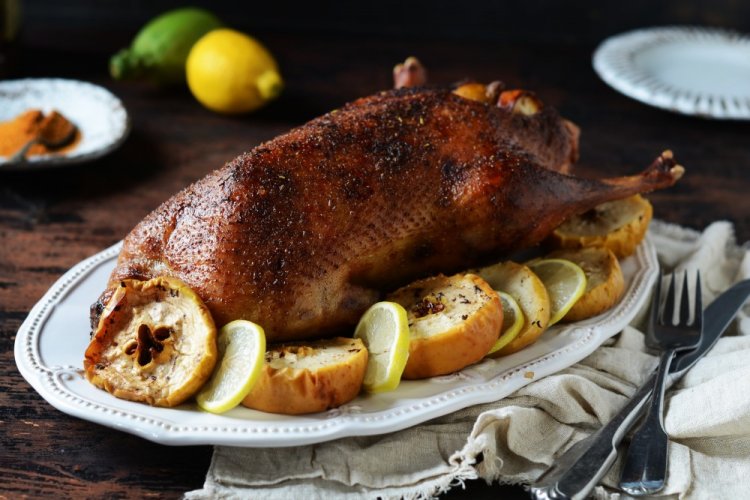 Goose with Apples and Quince in the Oven