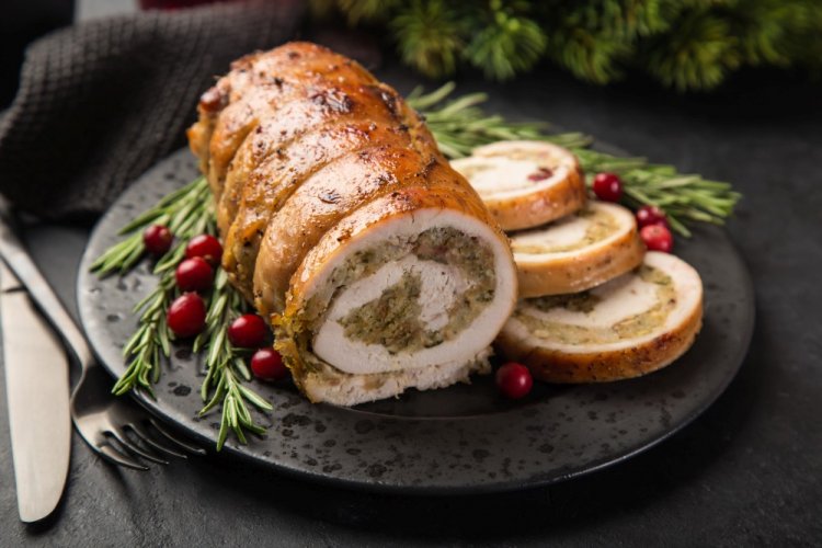 Turkey Roll with Apples in the Oven