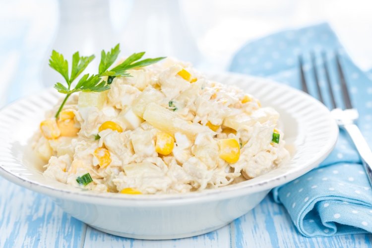 Ensalada de pollo y piña para Año Nuevo