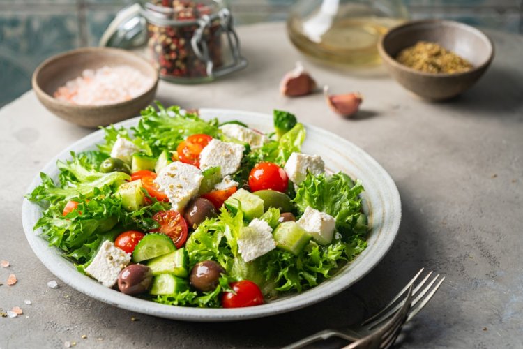 Ensalada griega para niños en Año Nuevo