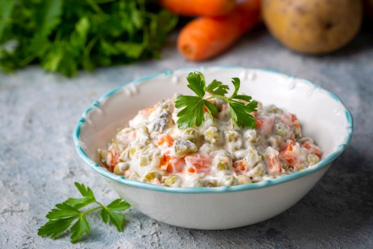 Ensalada Olivier para niños en Año Nuevo