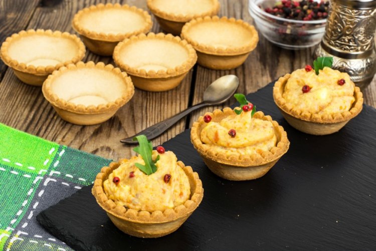 Krill Meat Tartlets with Eggs and Cheese