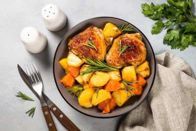 Chicken with Potatoes, Onions, and Carrots in an Air Fryer
