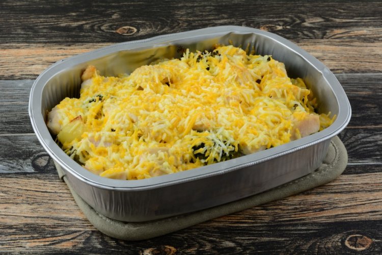 Potatoes with Chicken under Cheese in an Air Fryer
