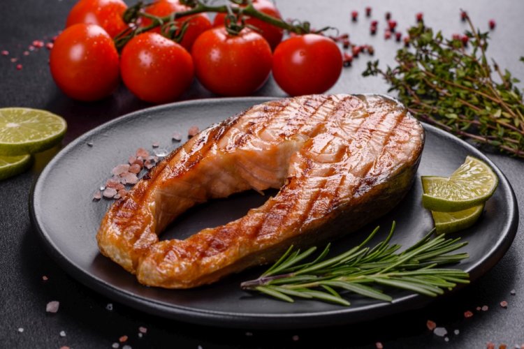 Salmon Steaks with Onion in an Air Fryer