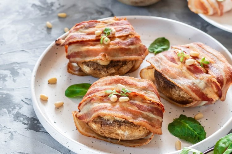 Champiñones rellenos de beicon en freidora de aire