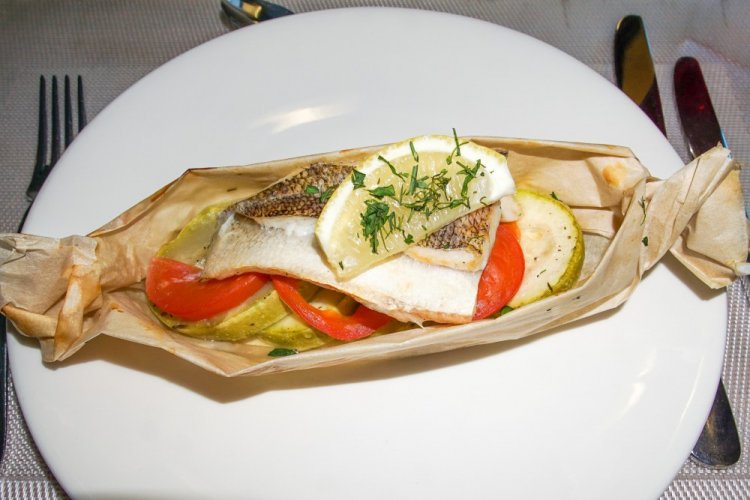 Pescado con verduras en freidora de aire
