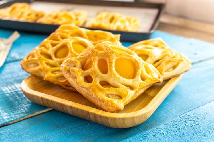 Puff Pastry with Peaches in Air Fryer