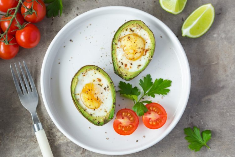 Baked Avocado with Egg in Air Fryer