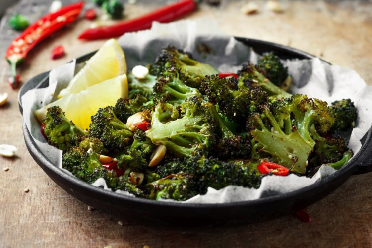 Air Fryer Broccoli in Lemon Marinade