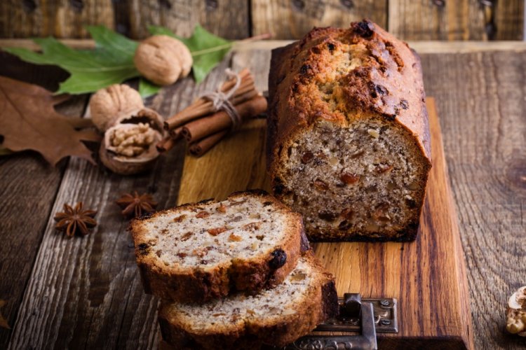 Christmas Cake with Honey and Cognac