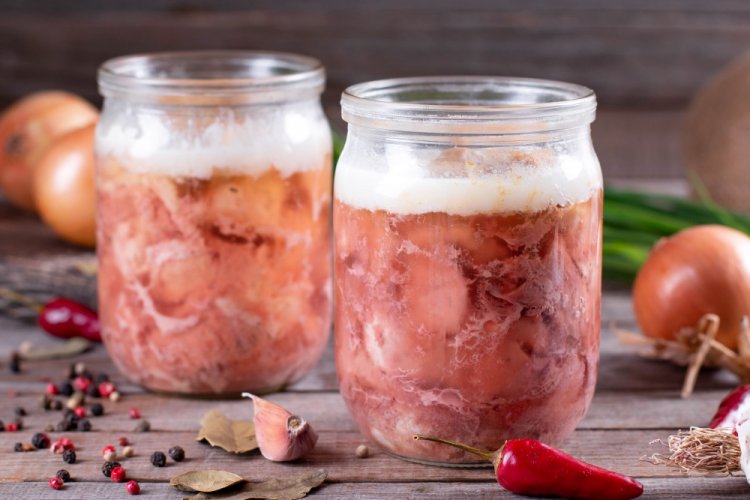 Canned Pork (Tushenka) in a Multicooker