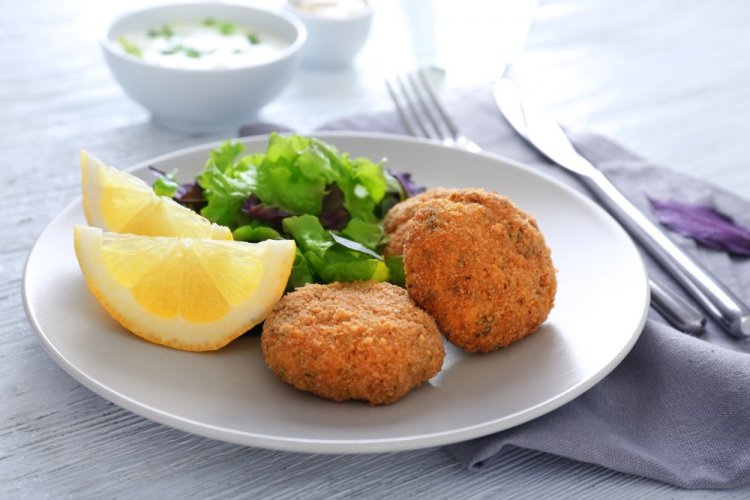 Chum Salmon Cutlets with Potatoes