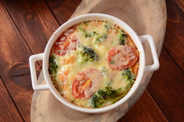 Casserole with Broccoli and Minced Meat in an Air Fryer