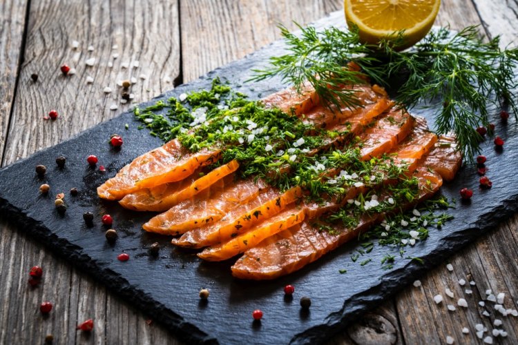 Salmon Gravlax with Vodka or Cognac