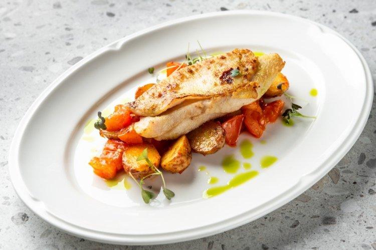 Baked Mullet with Vegetables in an Air Fryer