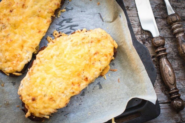 Hot Air Fryer Sandwiches with Tuna and Cheese