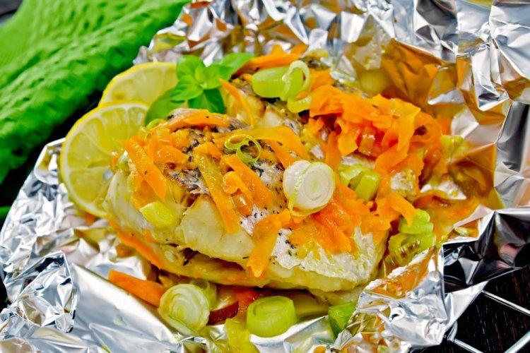 Macrurus with Onions and Carrots in the Oven