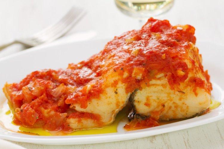Baked Macrurus in Tomato Sauce