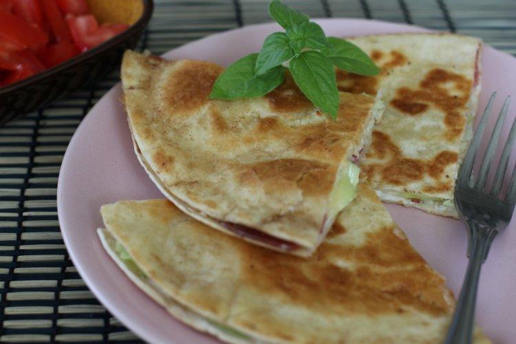 Omelet with Ham and Tomatoes in Lavash