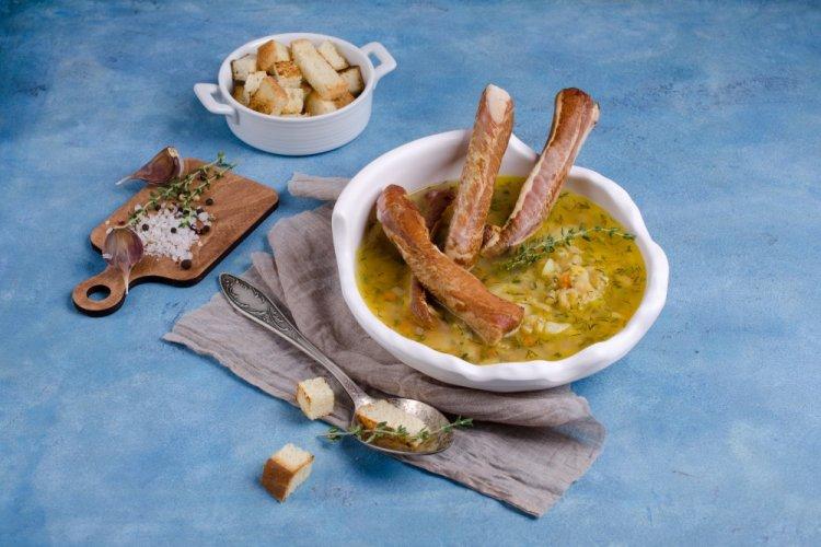 Pea Soup with Smoked Ribs and Bell Pepper in an Afghan Kazan