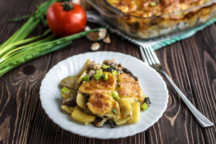 Casserole with Minced Meat and Mushrooms in the Air Fryer