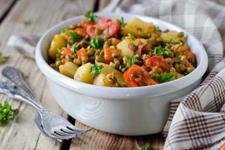 Vegetables with Beans in an Afghan Kazan