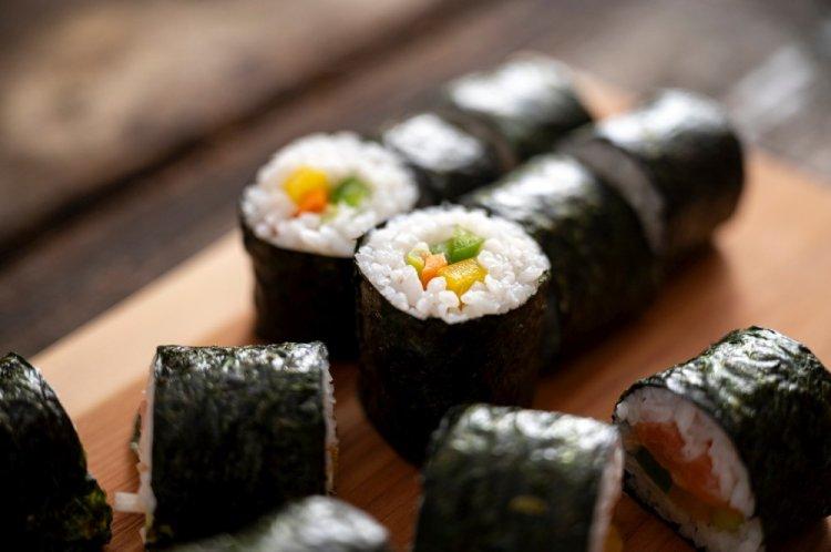 Vegetable Rolls with Bell Pepper and Avocado
