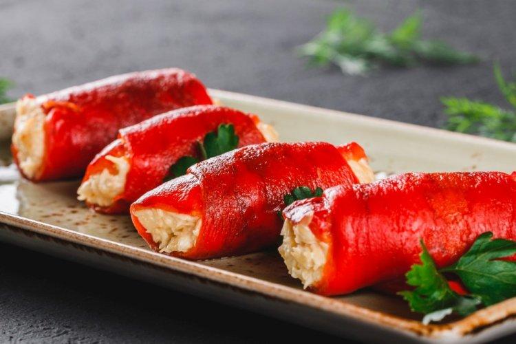 Bell Pepper Rolls with Walnuts