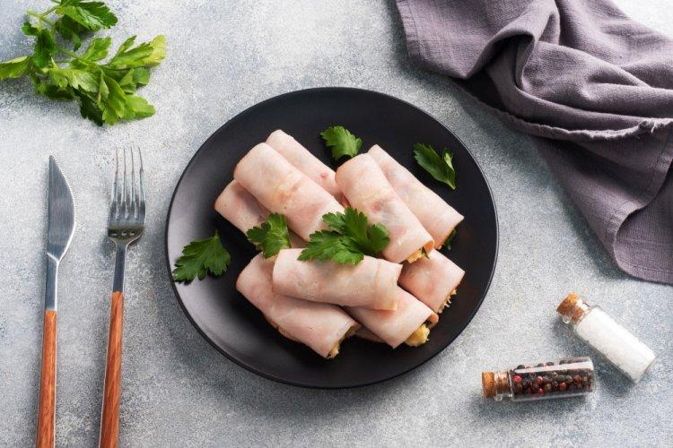 Ham Rolls with Korean Carrots