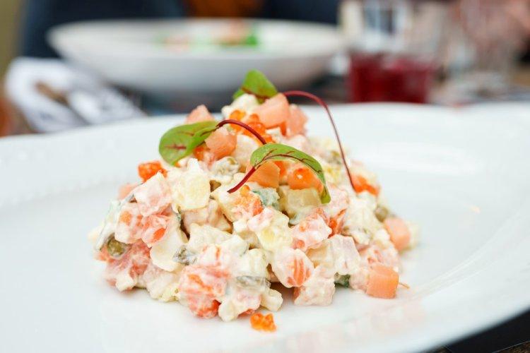 Salad with Shrimp and Lightly Salted Trout
