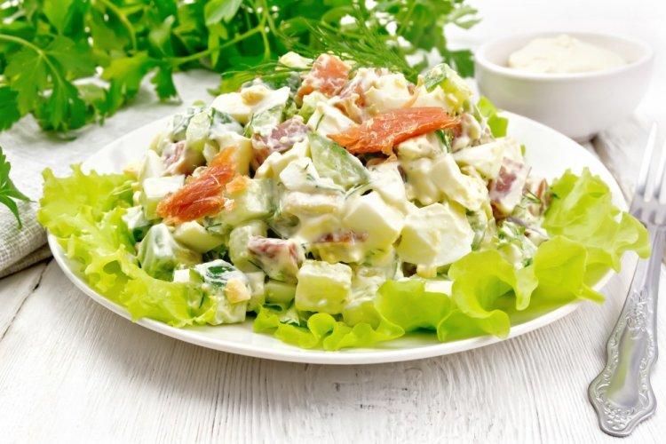 Salad with Lightly Salted Trout and Eggs