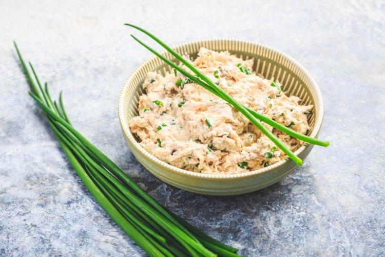 Tuna Spread with Eggs and Mayonnaise