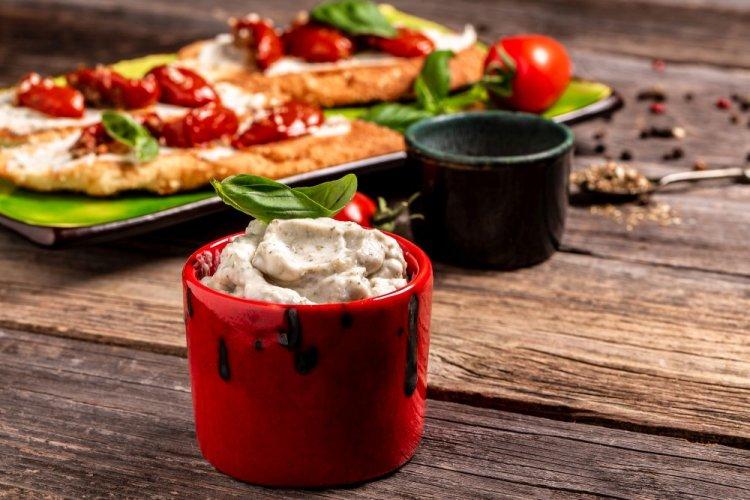 Cream Cheese Spread with Sun-Dried Tomatoes