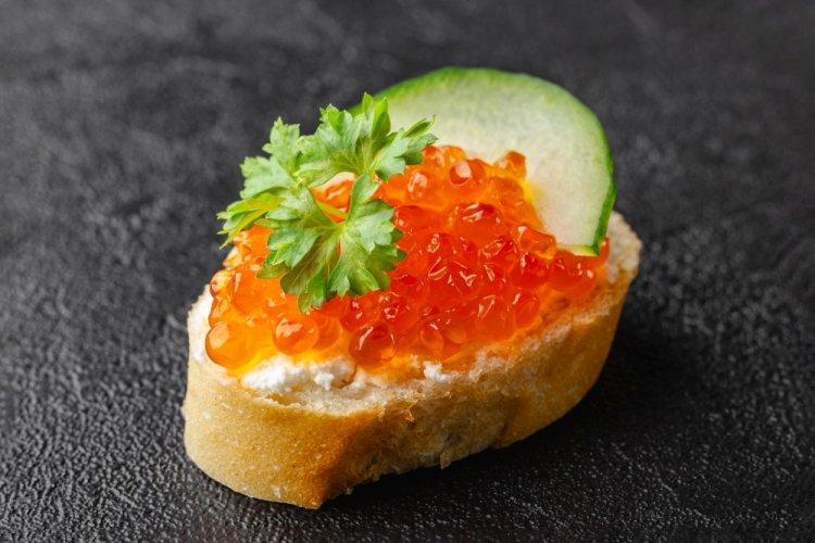 Canapés with Shrimp and Cream Cheese