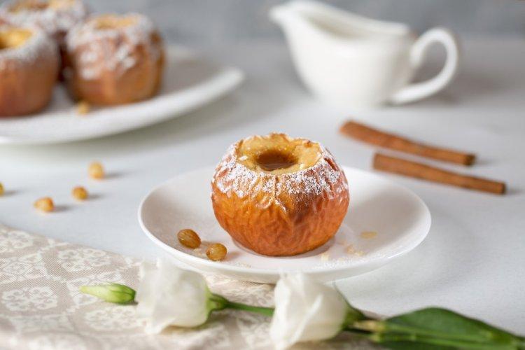 Baked Apples with Honey in an Air Fryer
