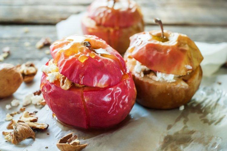 Baked Apples with Cottage Cheese in an Air Fryer
