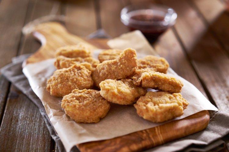Nuggets empanados con avena en freidora de aire