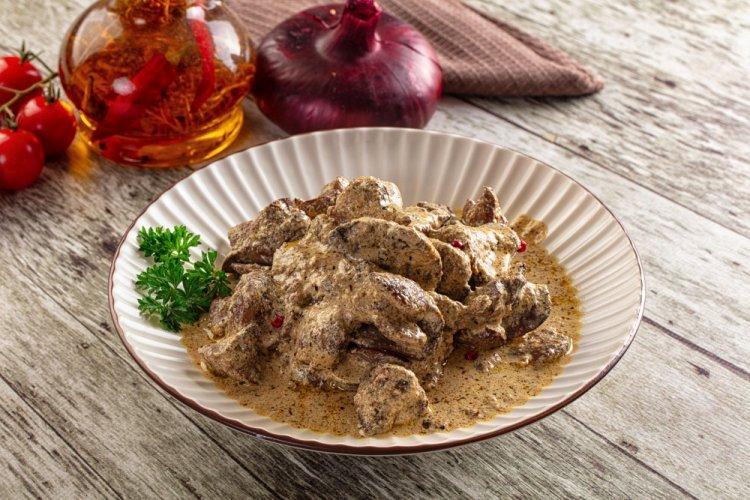 Chicken Liver in Tomato-Sour Cream Sauce in an Air Fryer