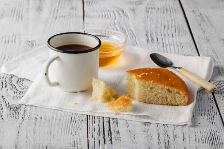 Semolina Cake (Mannik) in an Air Fryer