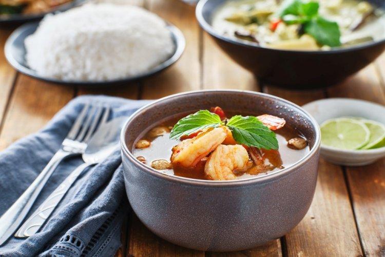 Sopa con gambas y ptitim