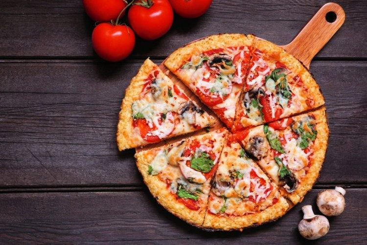Zucchini Pizza with Sausage and Mushrooms