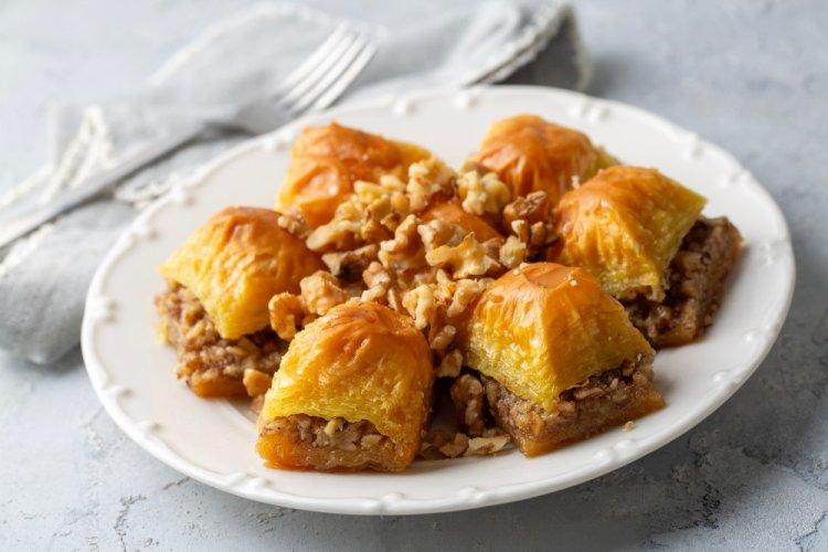 Honey Baklava with Phyllo Dough