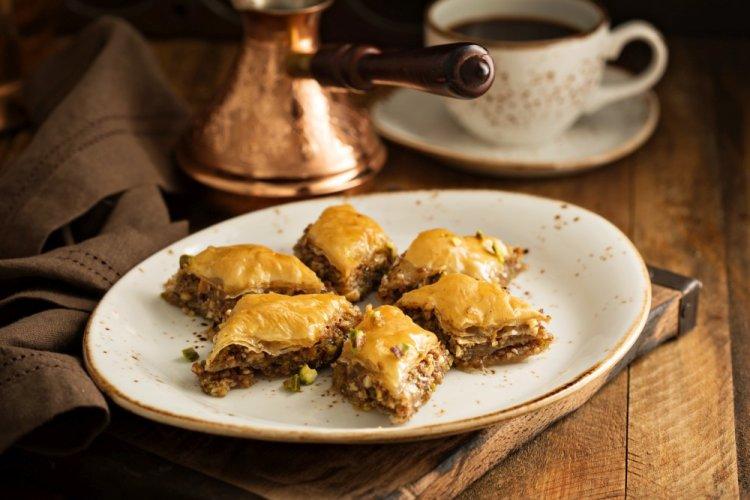 Baklava with Phyllo Dough and Nut Mix