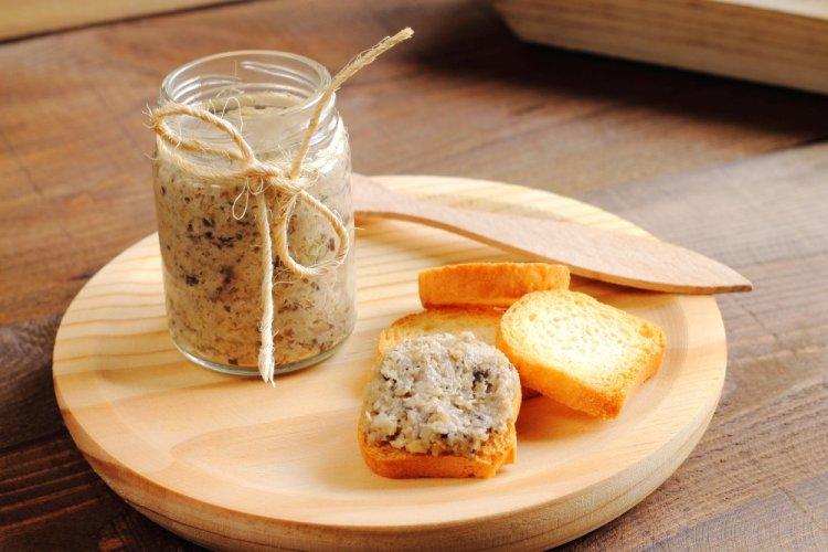 Processed Cheese Spread with Mushrooms