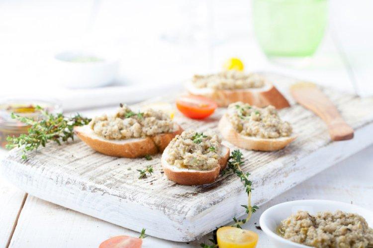 Processed Cheese Spread with Olives