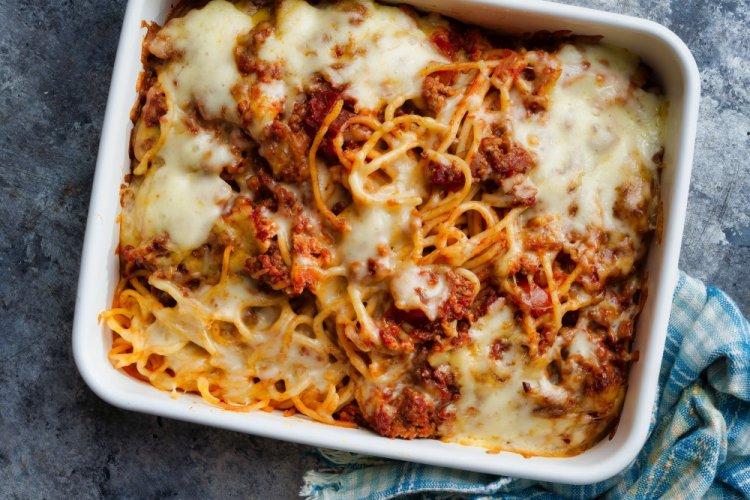 Lapshnik with Minced Meat and Tomato