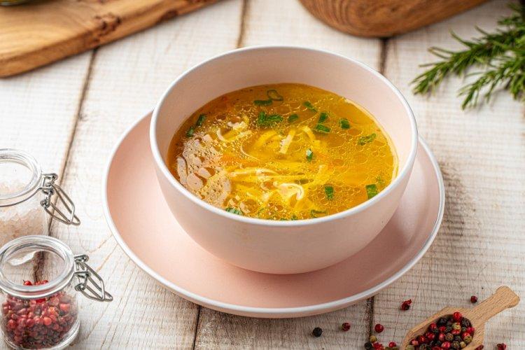 Instant Noodle Soup with Egg and Herbs