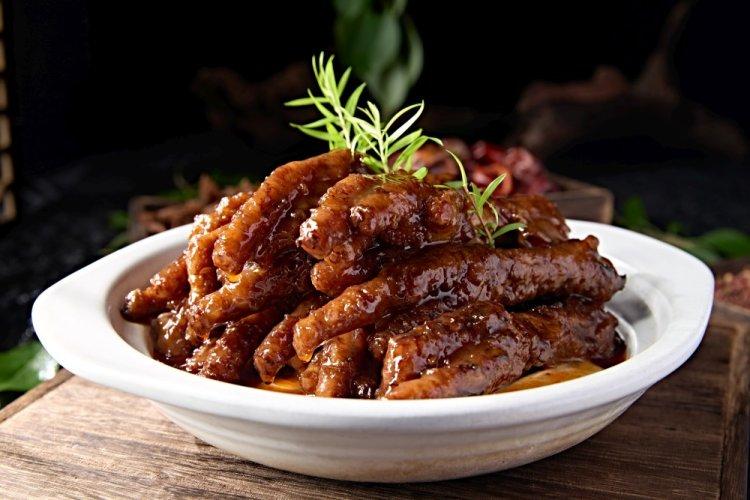 Marinated Chicken Feet with Garlic
