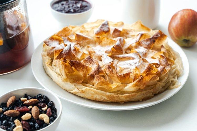 Phyllo Dough Pie with Apples